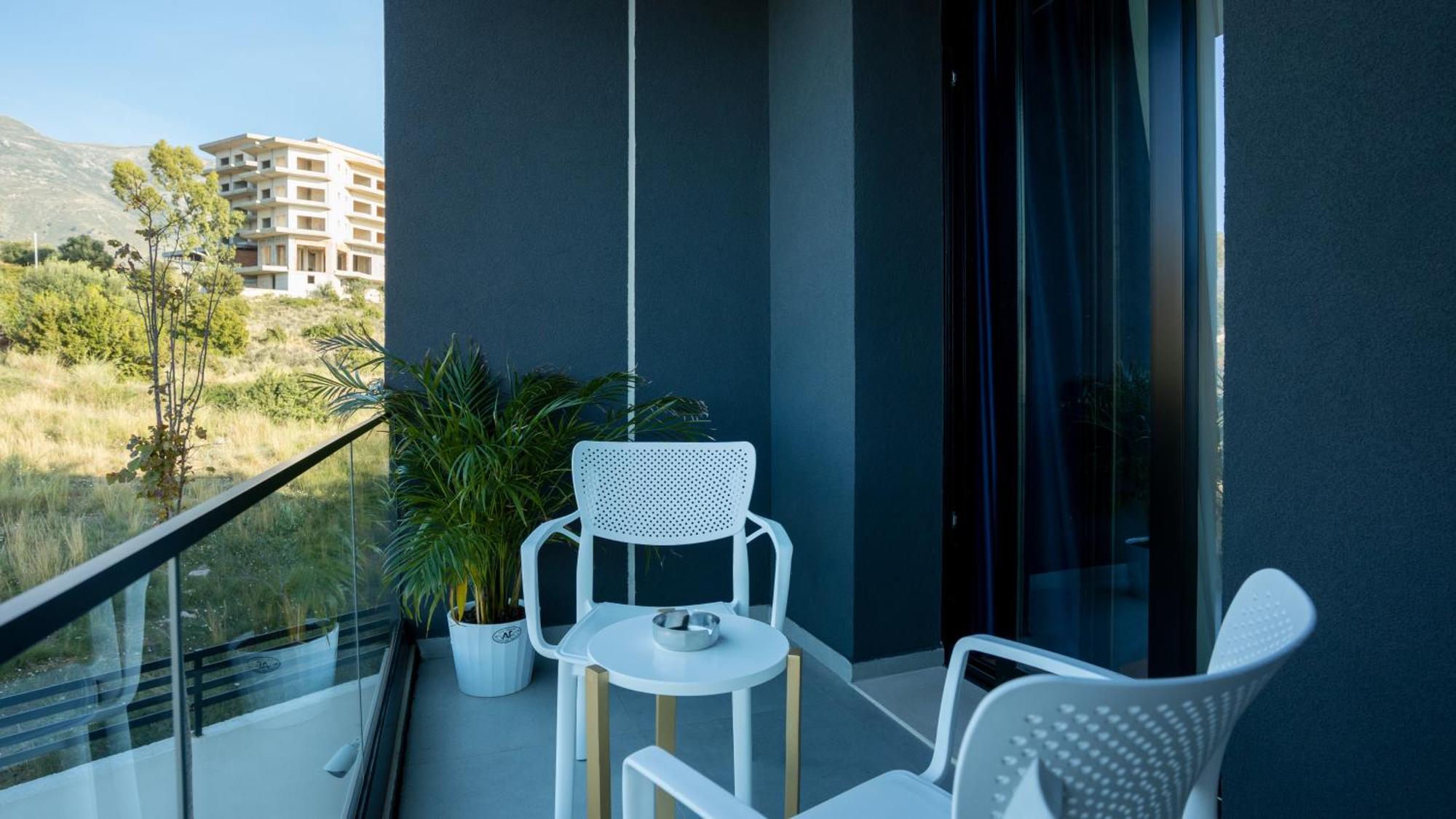 Sea Queen Luxury Hotel Radhime Exterior photo
