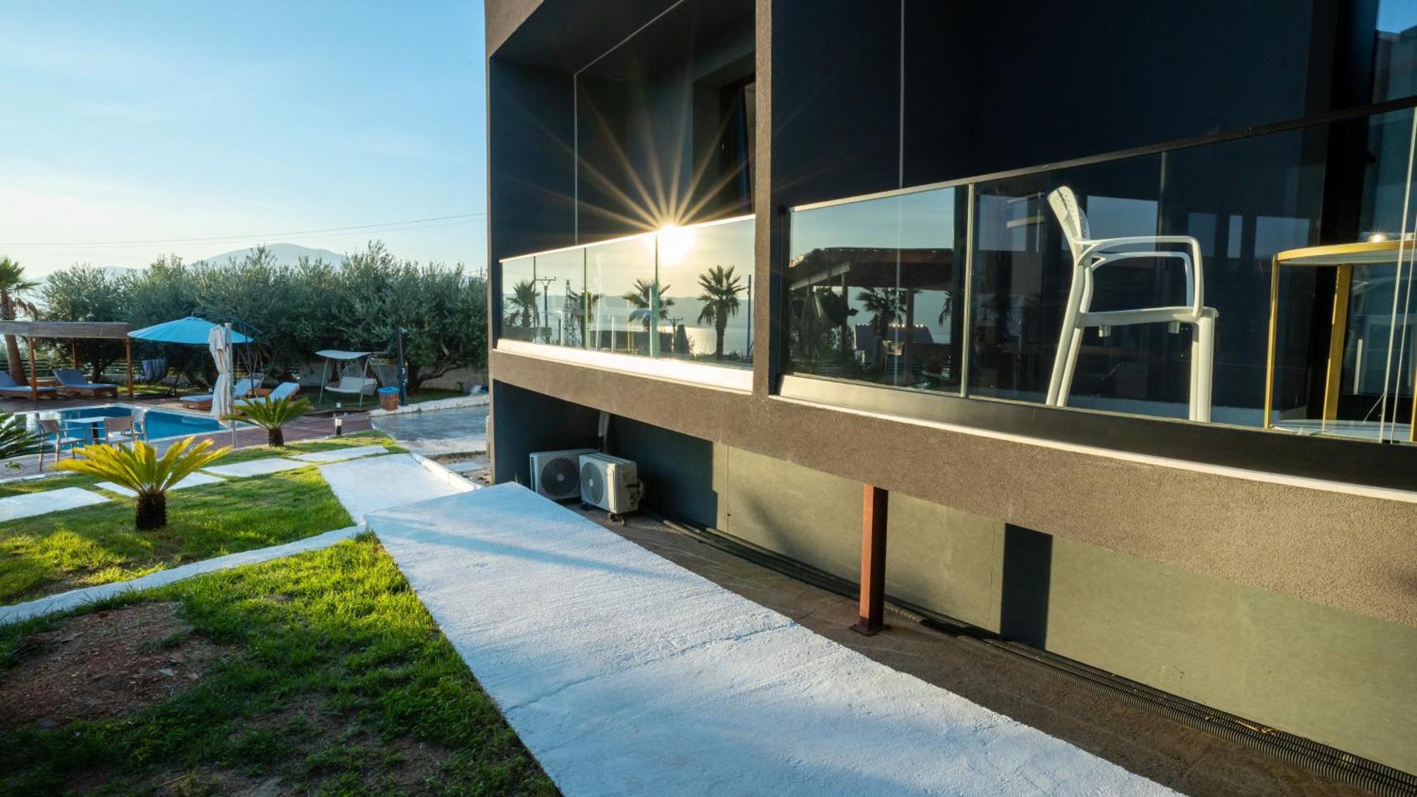 Sea Queen Luxury Hotel Radhime Exterior photo