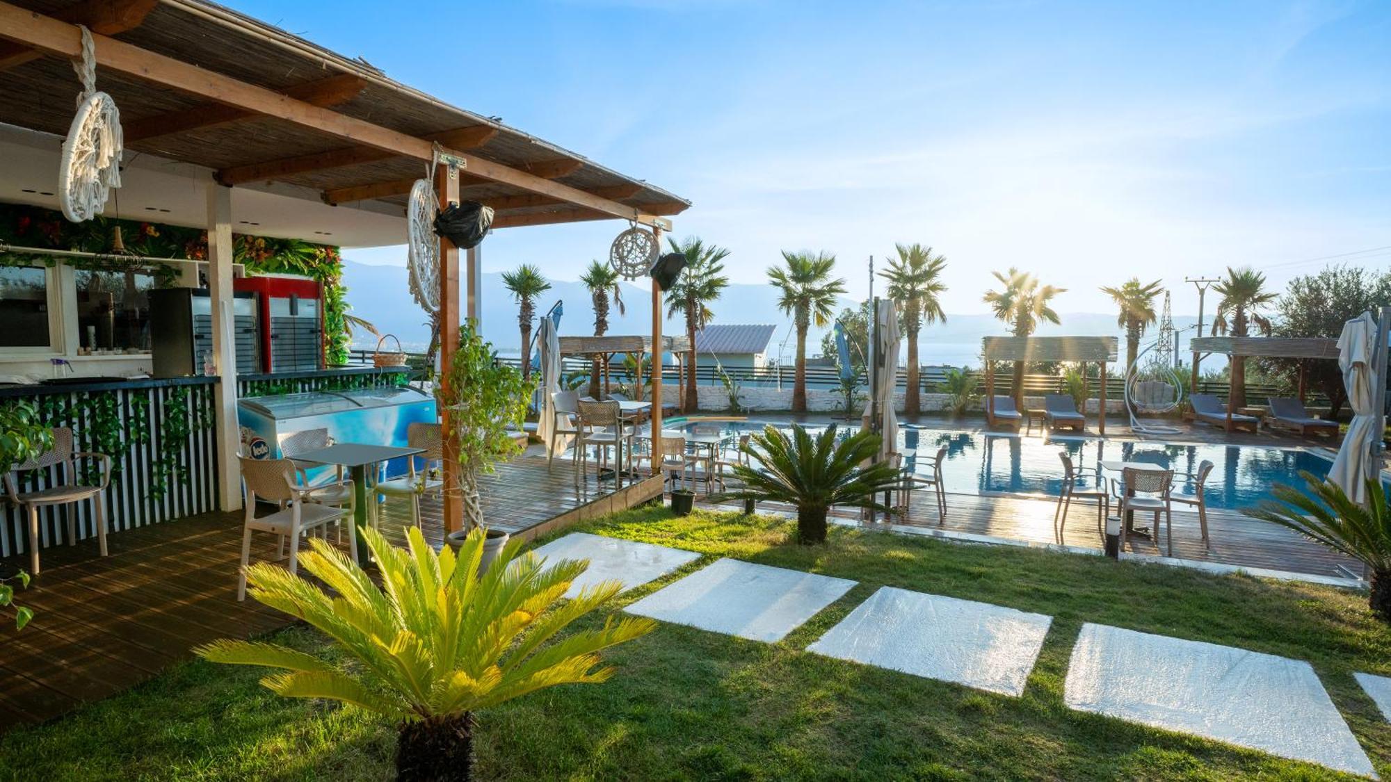 Sea Queen Luxury Hotel Radhime Exterior photo