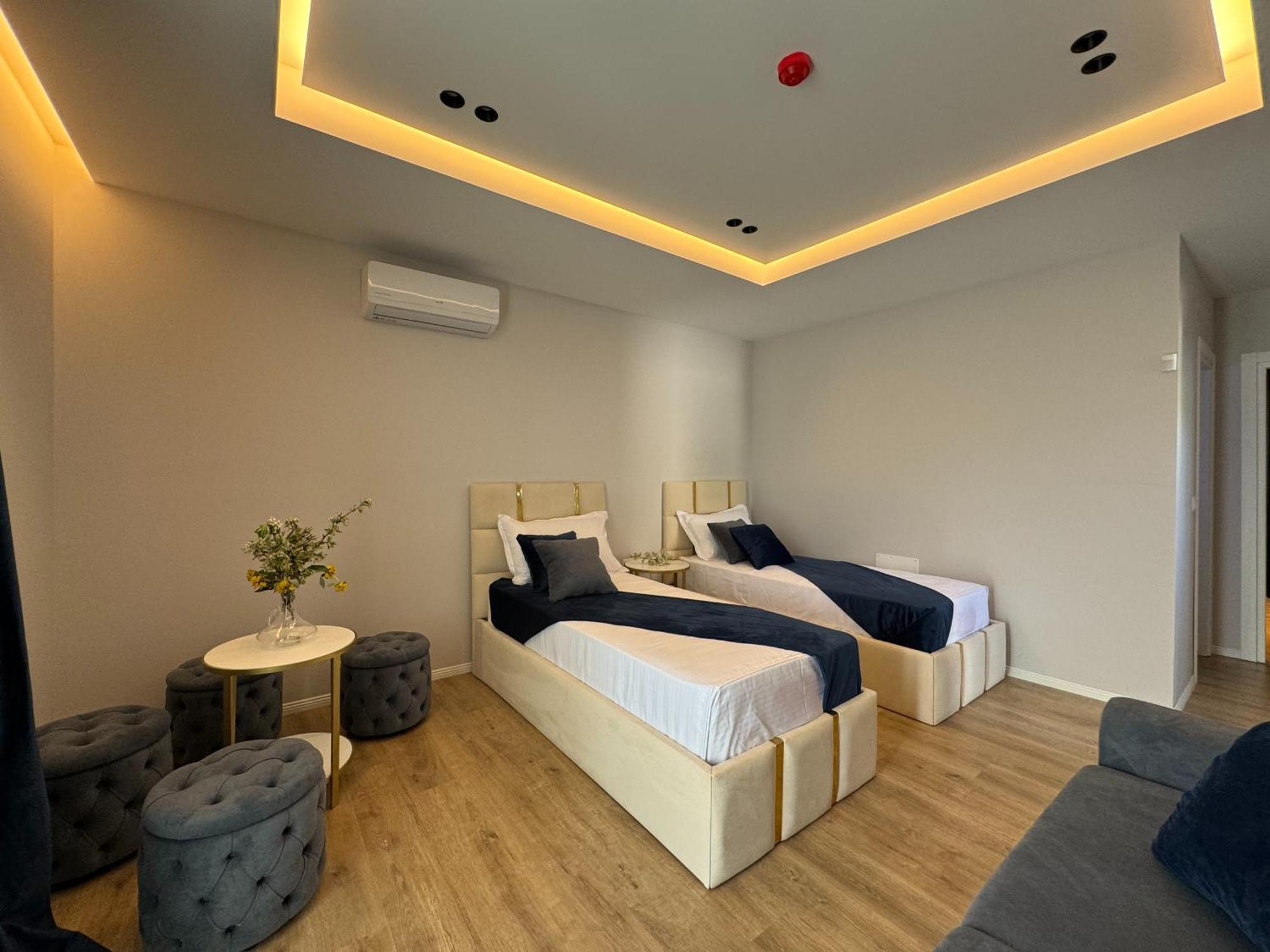 Sea Queen Luxury Hotel Radhime Exterior photo